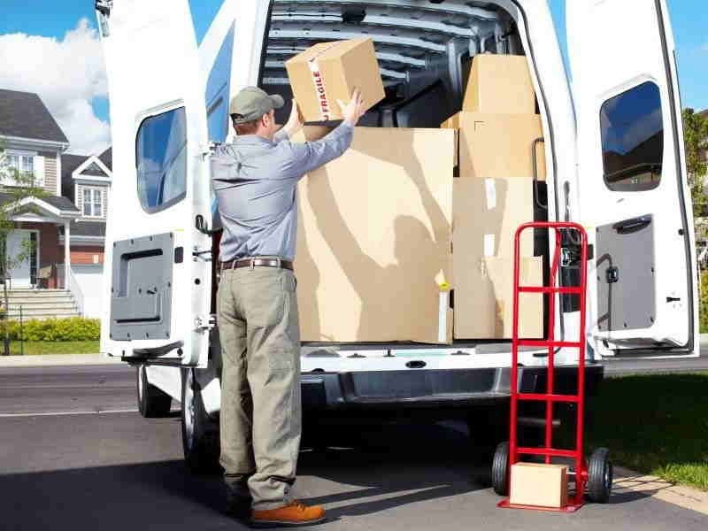 Top 6 Reasons to Use a Professional Moving Service