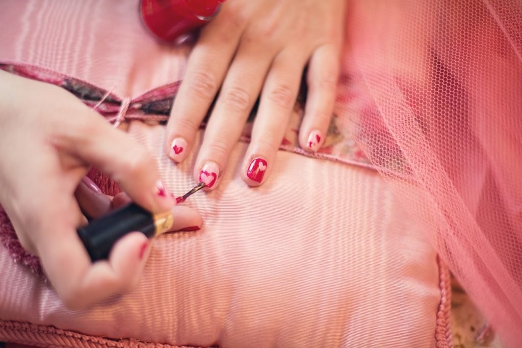 BEST AND LONGEST-LASTING NAIL PAINTS FOR 2023
